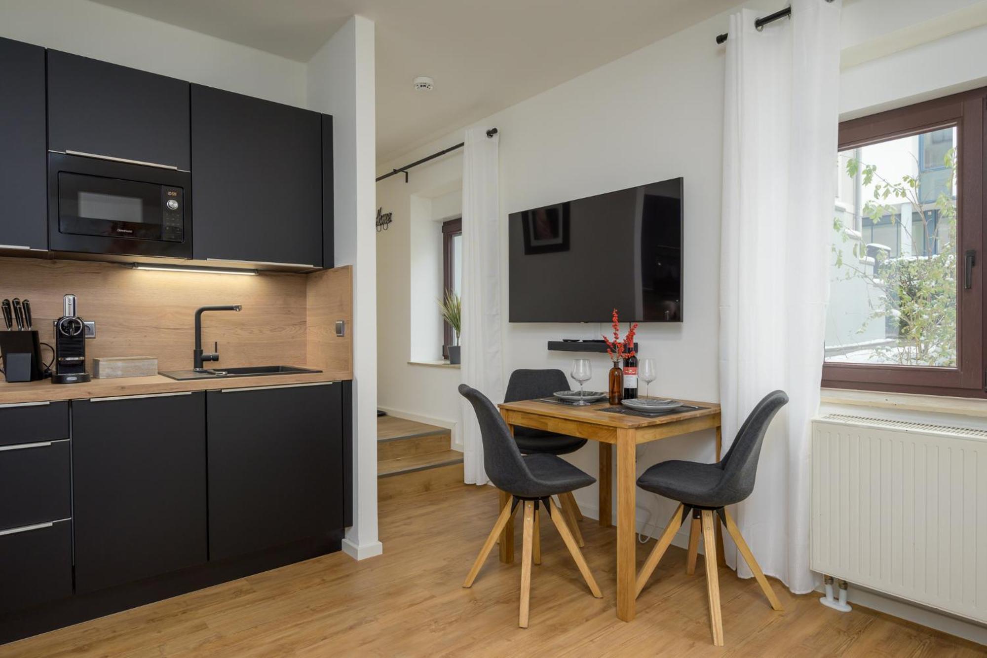Sweethome - Zentral - Kueche & Parkplatz, Wifi Halle  Exterior foto